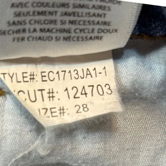 STS Blue Alicia Mom Jeans Size 28 Distressed Raw Hem Denim Ankle Cropped - Picture 7 of 11